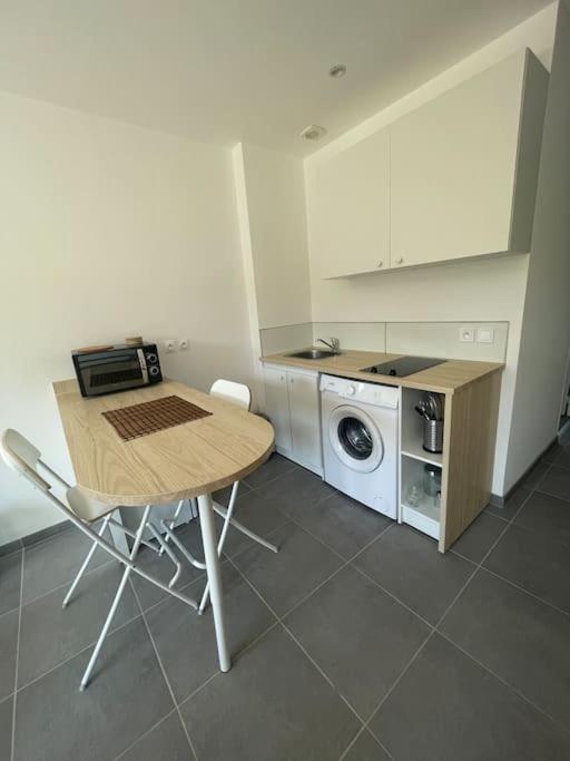 Meuble Kenaya 29m2. Apartamento Saint-Étienne-du-Rouvray